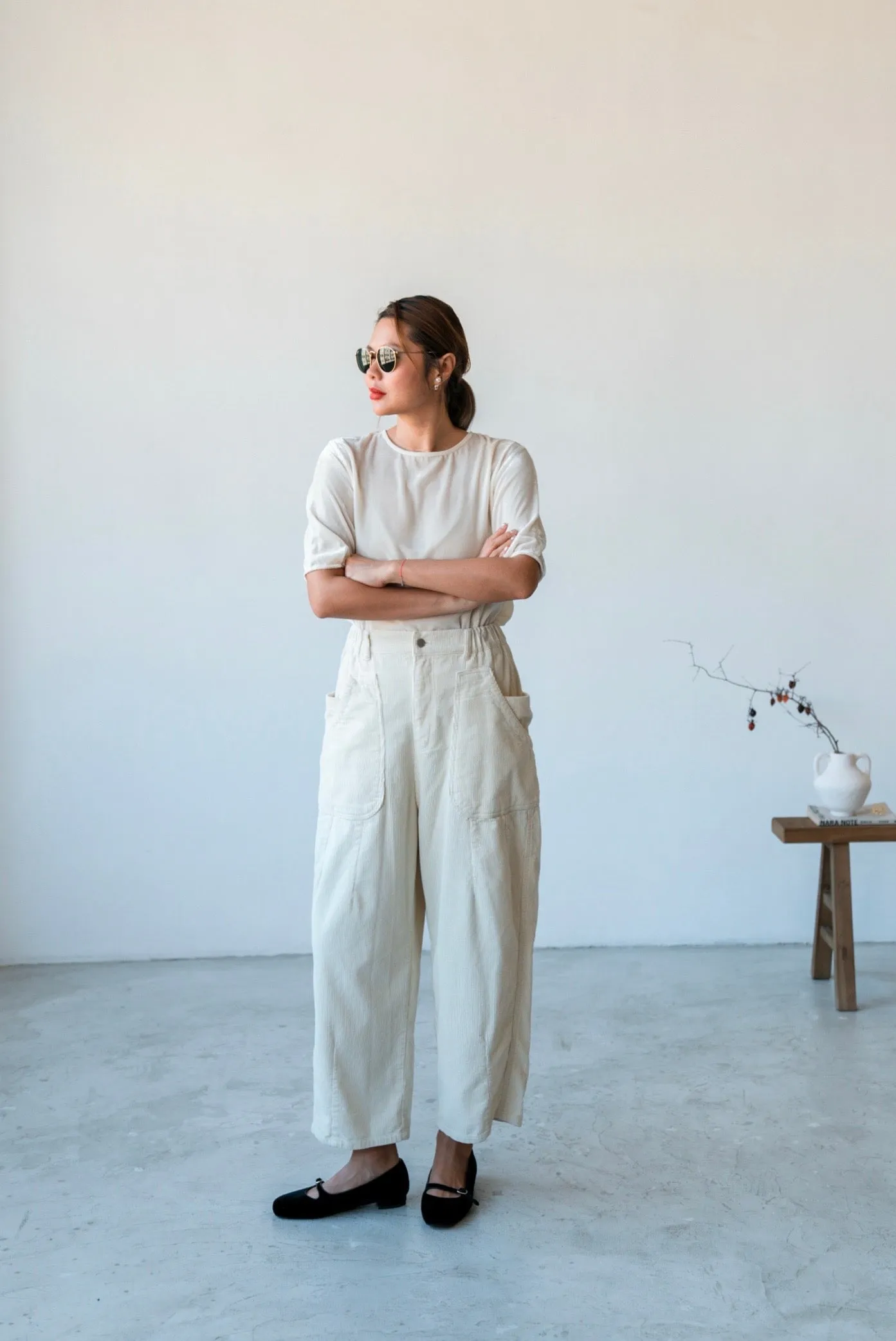 ( WHITE / KHAKI ) CORDUROY RELAXED PANTS 🌟BEST BUY🌟