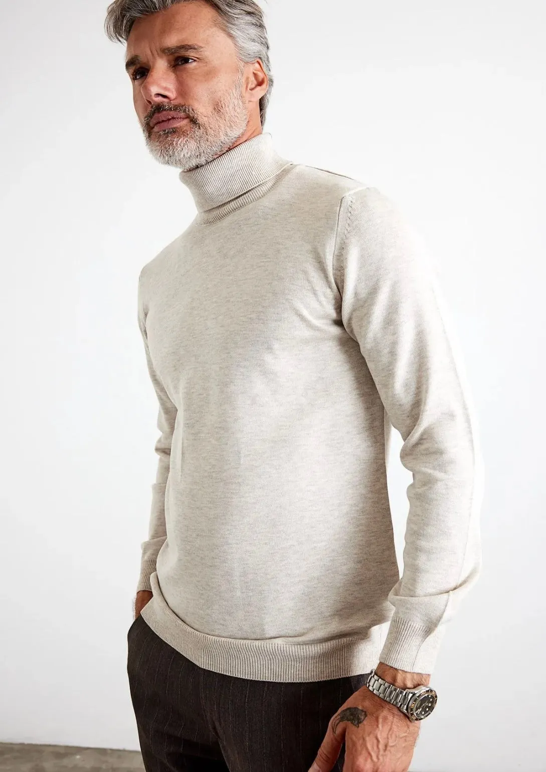 “Isaac” Beige Men’s Turtle Neck