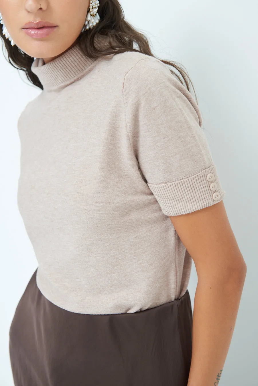 Short-sleeve turtleneck top wholesale