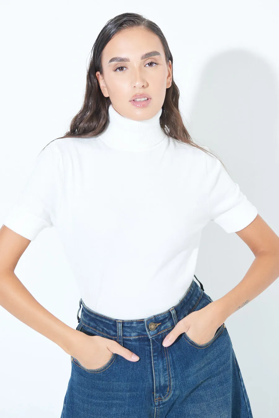 Short-sleeve turtleneck top wholesale