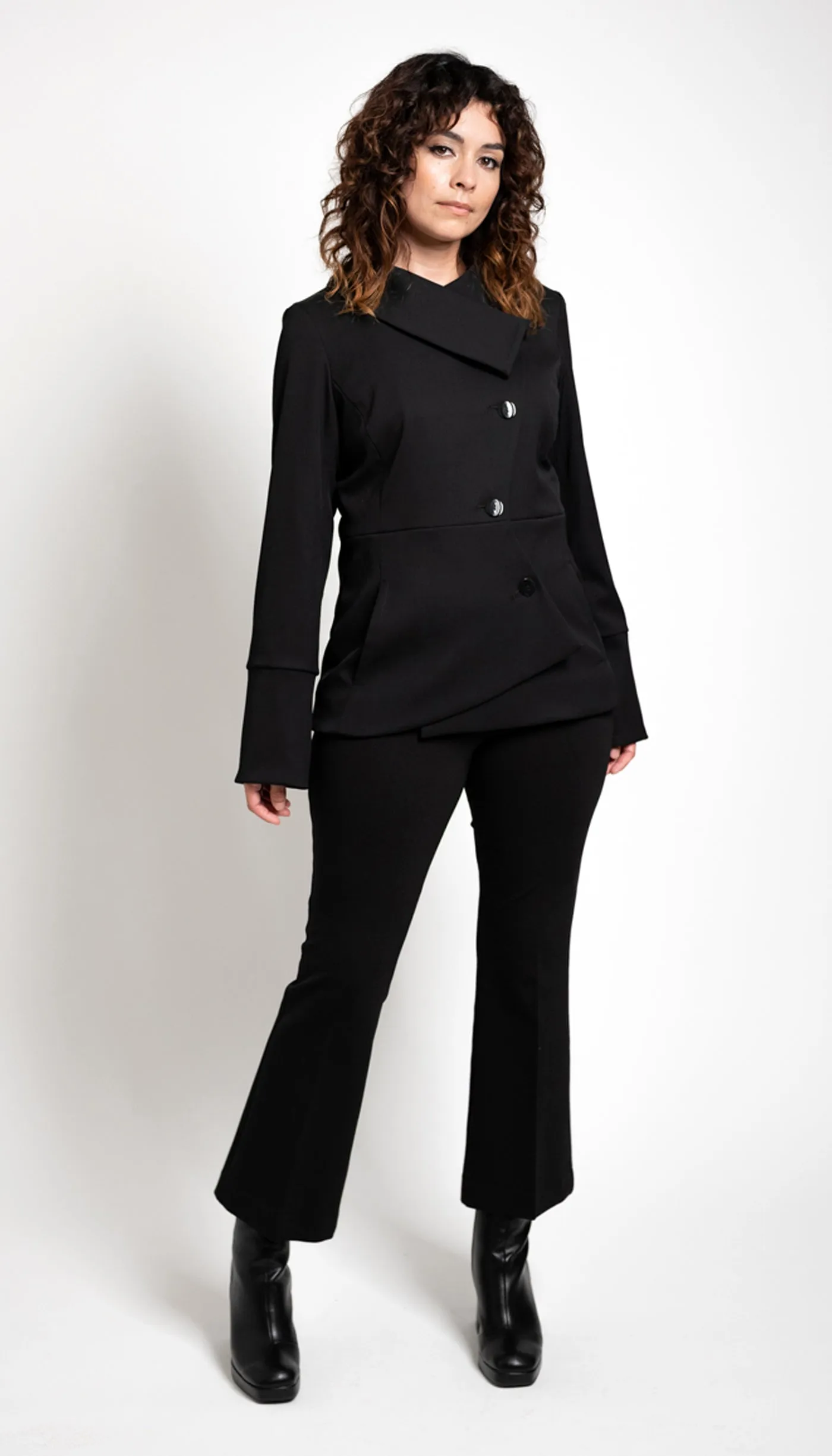 Swerve Long Sleeve Suit Blazer/ Black